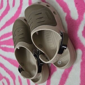 CROCS Brown Yukon Loafers Slip-On Clogs NWOT